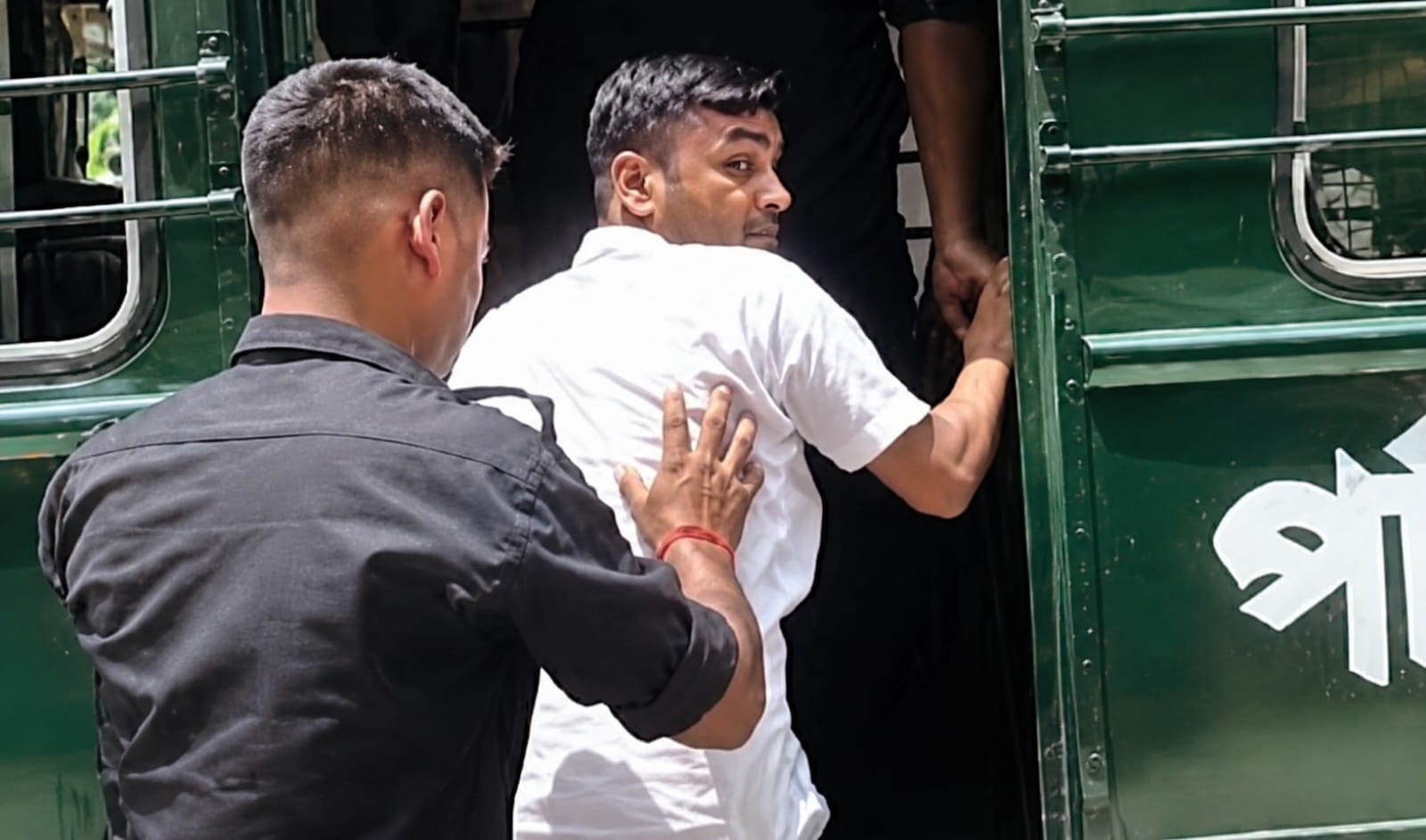 তোলাবাজির টাকা না দেওয়ায় ব্যবসায়ীর ছেলেকে অপহরণের অভিযোগ! কোচবিহারে গ্রেফতার বিজেপির মণ্ডল সহ-সভাপতি