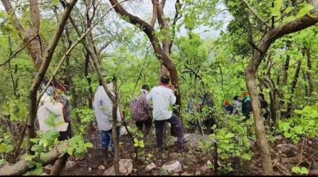 পাথর দিয়ে থেঁতলে গৃহবধূকে খুন! গুহার সামনে লাশ, ৭ হাজার কিমি ধাওয়া শেষে প্রেমিক গ্রেফতার