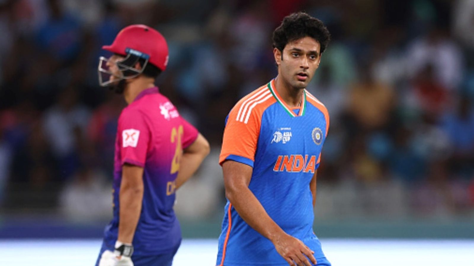 এশিয়া কাপ , ভারতের সাজঘরে নতুন রীতি , সেরার পুরস্কার পাওয়ার সতীর্থের নিশানায় শিবম