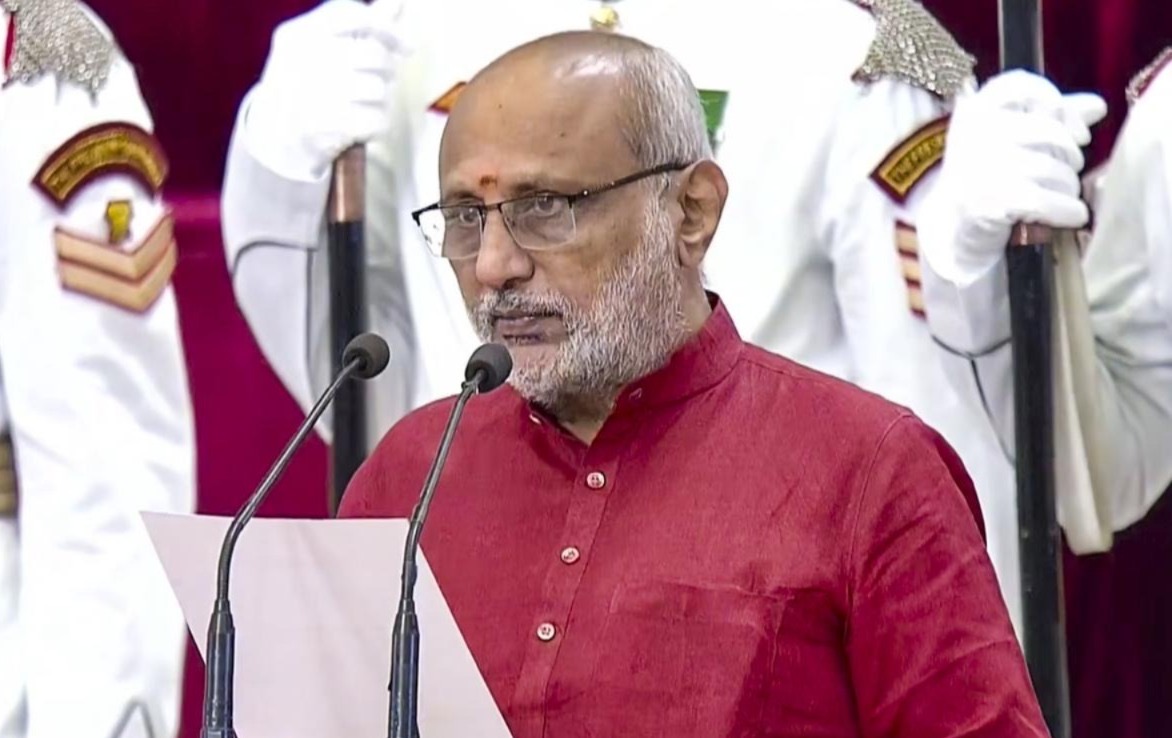 উপরাষ্ট্রপতি পদে শপথগ্রহণ রাধাকৃষ্ণণের, প্রথমবার জনসমক্ষে জগদীপ ধনকড়