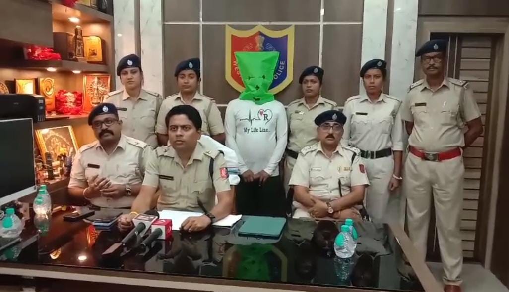 এক বছর পর কেরালা থেকে অপহৃত তরুণী উদ্ধার , নজির গড়ল নাকাশিপাড়া থানার মহিলা পুলিশ কর্মীরা