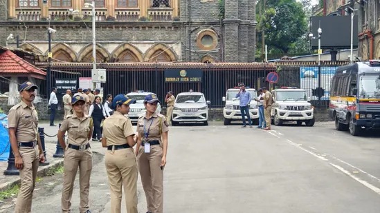 রাজধানীর পর বাণিজ্য নগরীতে বোমাতঙ্ক, হুমকি ইমেল হাইকোর্টে
