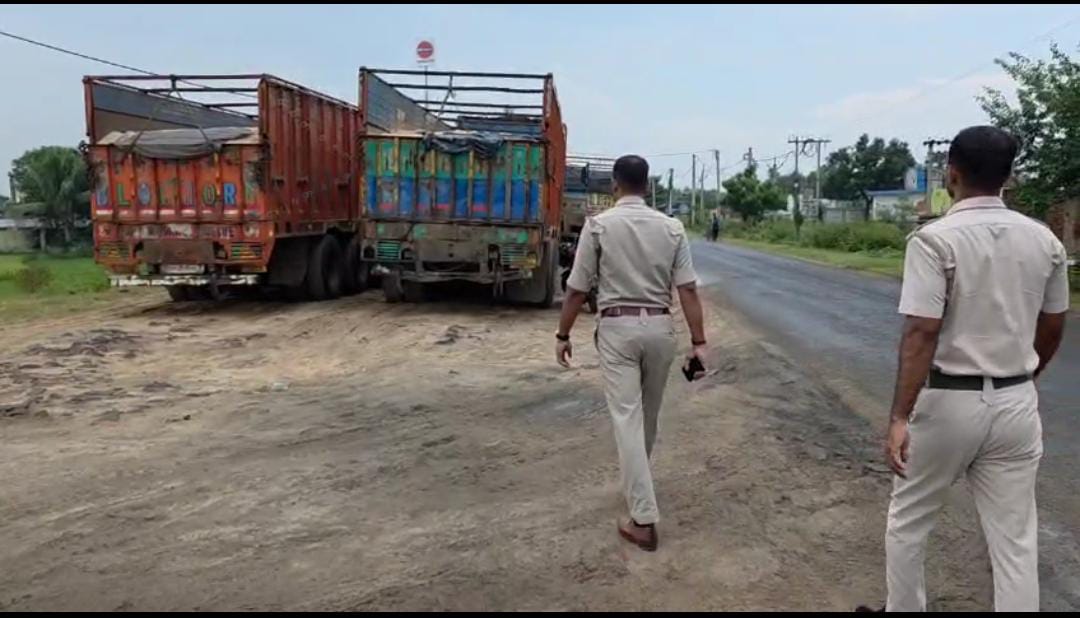বালি পাচার রুখতে দারুন সাফল্য পুলিশের, আটক ৬ টি লড়ি