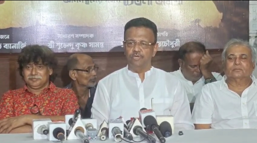 রুদ্রাক্ষের ছোঁয়ায় চেতলা অগ্রণী, ৬ মাসের শিল্পসাধনায় সজ্জিত মণ্ডপ