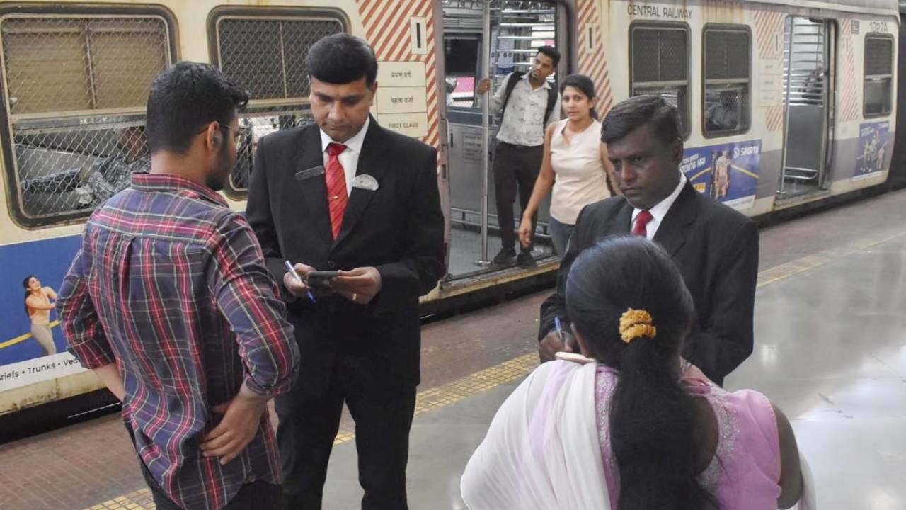 রেলের নিয়ম ভাঙলেই ১০০০ টাকা জরিমানা ! টাকা না দিলে আদালতে হাজিরা