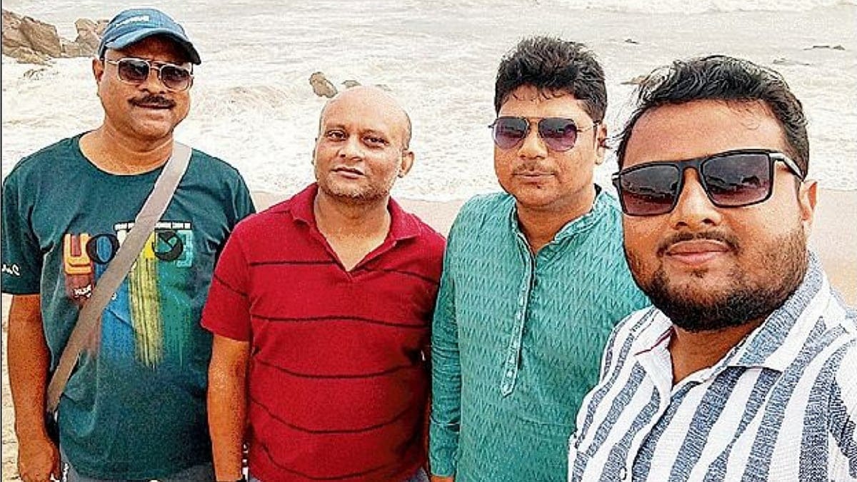 পড়ুয়াদের ঘুম ভাঙিয়ে নিজেরই চিরঘুম! ট্রেনেই হৃদ্‌রোগে মৃত্যু শিক্ষকের