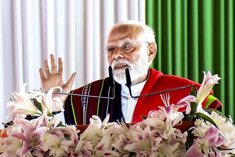 মণিপুরে মোদি, হিংসা ভুলে শান্তির আহ্বান প্রধানমন্ত্রীর