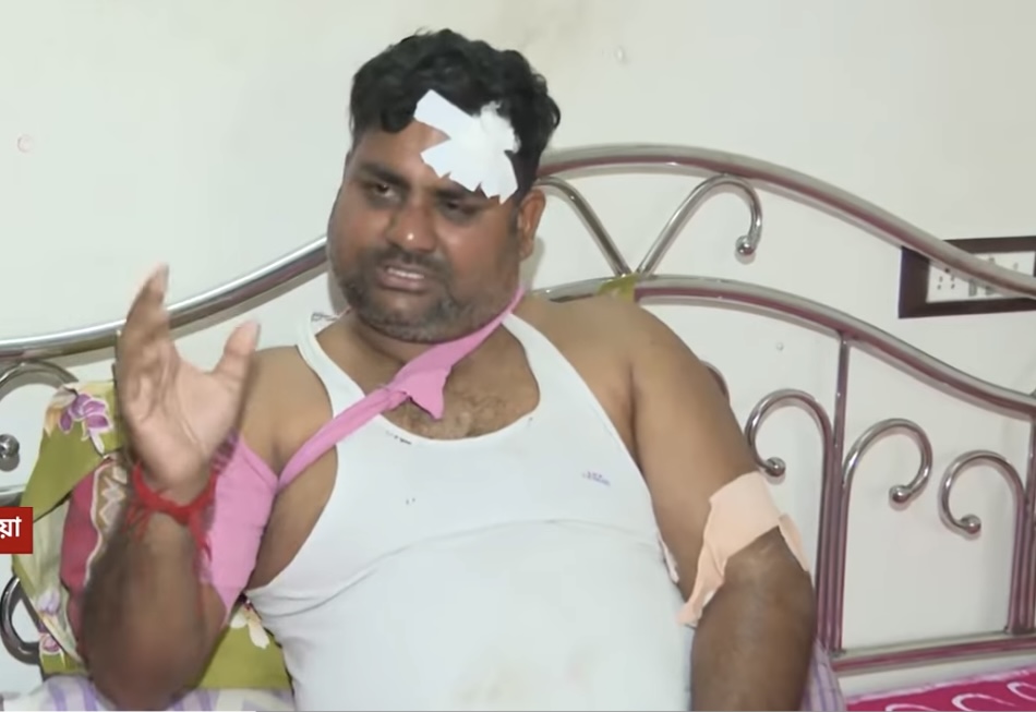 পুজোর আগে চাঁদা নিয়ে জুলুমবাজি ব্যবসায়ীকে রাস্তায় ফেলে বেধড়ক মারধর তৃণমূলের