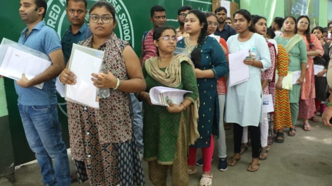 দ্বিতীয় দফা এসএসসির, ১২ হাজার পদে একাদশ-দ্বাদশ শ্রেণীর শিক্ষক নিয়োগের পরীক্ষা
