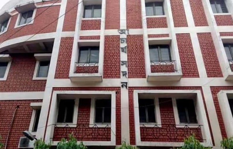 হাইকোর্টের নির্দেশে সল্টলেকের এসএসসি ভবনে বিশেষ পরীক্ষার সুযোগ দুই প্রার্থীর