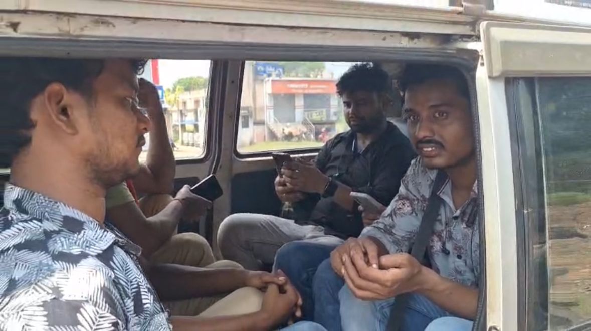নেপাল থেকে প্রাণ হাতে দেশে ফিরলো পরিযায়ীরা  , কাঠমান্ডুতে এখনও আটকে শতাধিক শ্রমিক