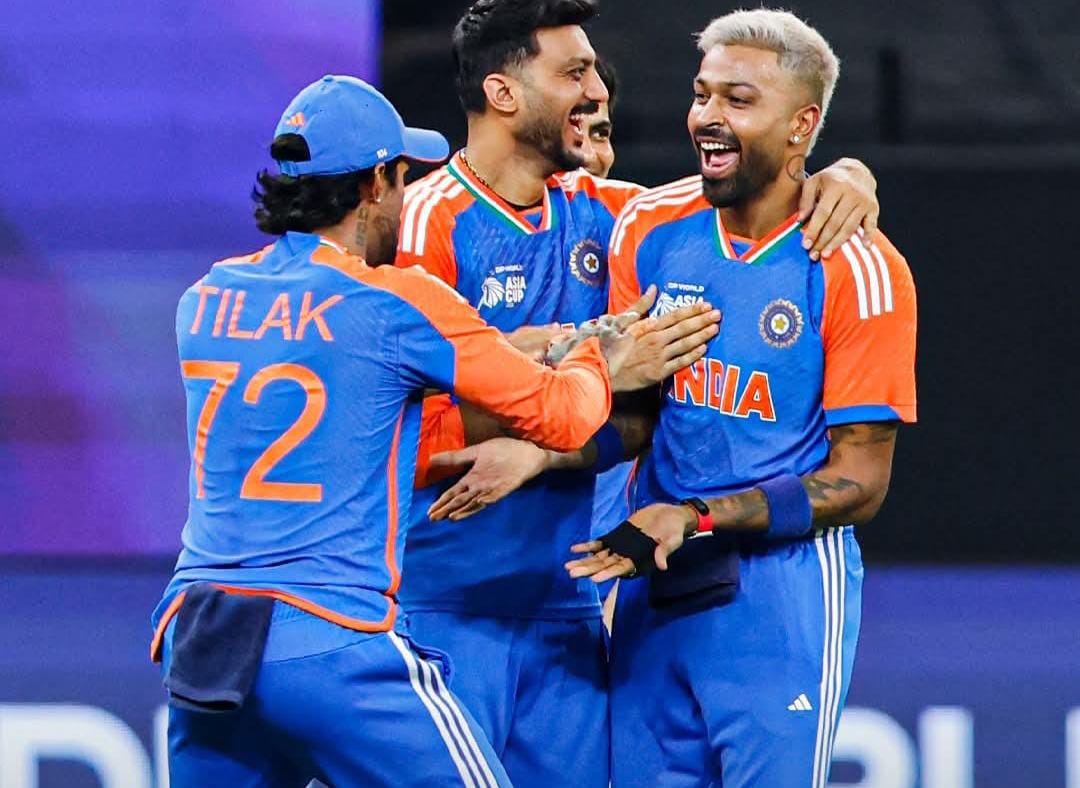 এশিয়া কাপ , ঘাম ঝরানো বোলিং ভারতের , ১২৭ রানেই থেমে গেল পাকিস্তান