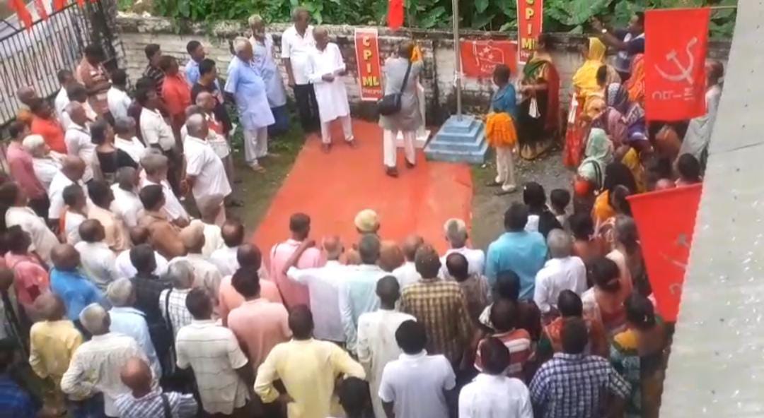 দলিত সংখ্যালঘুদের সঙ্গে দ্বিচারিতা করছে মোদি , তোপ বামেদের
