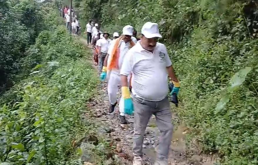প্লাস্টিক বর্জ্য মুক্ত বক্সা পাহাড় , সাফাই অভিযান সহ বিশেষ উদ্যোগ জেলা প্রশাসনের