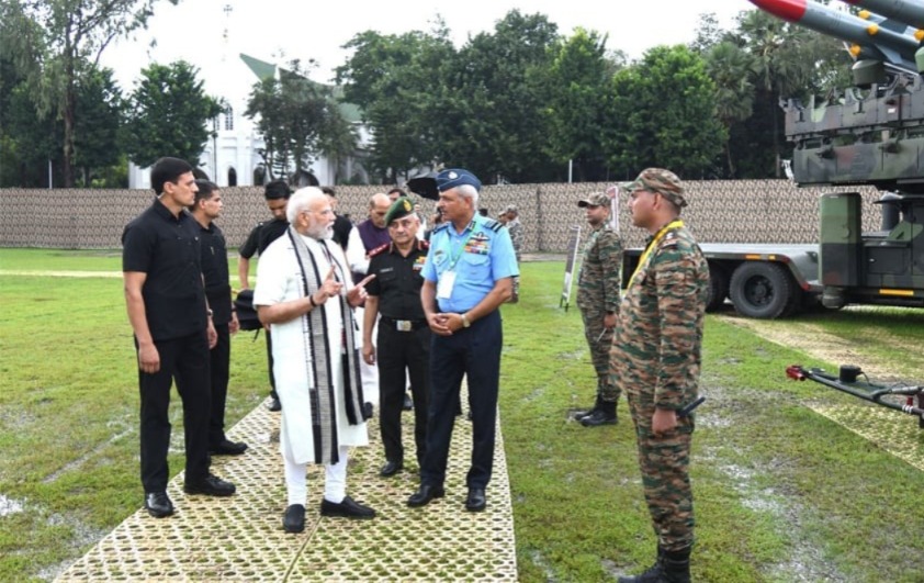 আড়াই ঘণ্টা ফোর্ট উইলিয়ামে প্রধানমন্ত্রী, তিন সেনা প্রধানের সঙ্গে বৈঠক মোদির