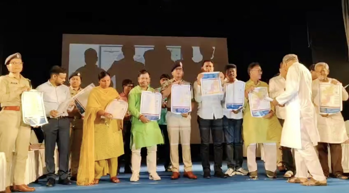 দুর্গাপুজোয় ভিড় সামলাতে কড়া প্রস্তুতি, নজরদারিতে সিসি ক্যামেরা