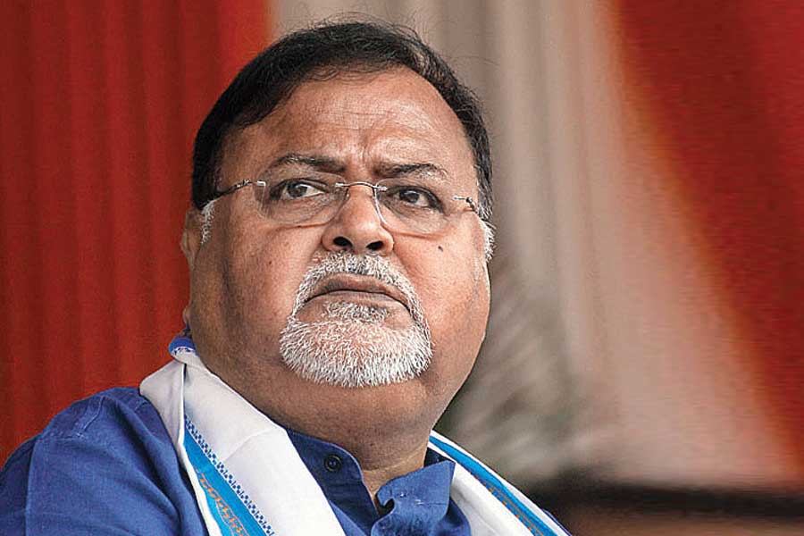 ৯ বছর পর বেঞ্চে ফিরল SSC পরীক্ষা , পার্থের জামিন জট থেকে নিয়োগ প্রক্রিয়ায় স্বচ্ছতার অগ্নিপরীক্ষা