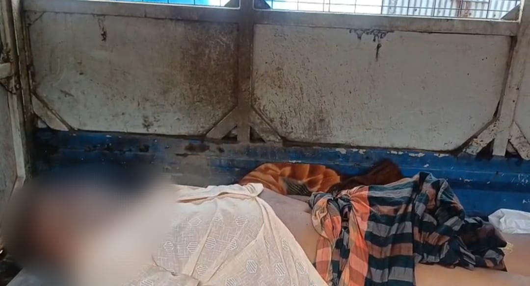 শান্তিপুরে রাস্তার পাশে অজ্ঞাত ব্যক্তির দেহ উদ্ধার , তীব্র চাঞ্চল্য গোটা এলাকায়
