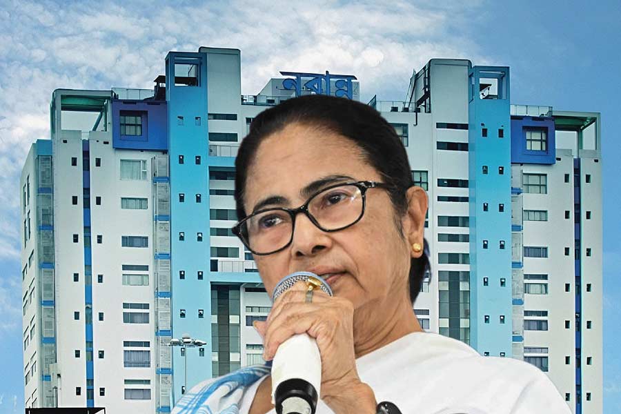 পুজোর আগেই বেতন , কেন্দ্রকে টেক্কা দিয়ে বড় সিদ্ধান্ত নিল রাজ্য সরকার