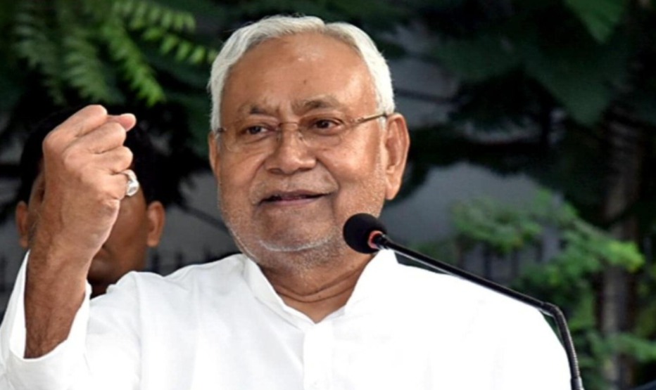 মমতার পথ অনুসরণ নীতীশের! শিক্ষিত বেকারদের জন্য প্রতিমাসে ১ হাজার টাকা ভাতা ঘোষণা
