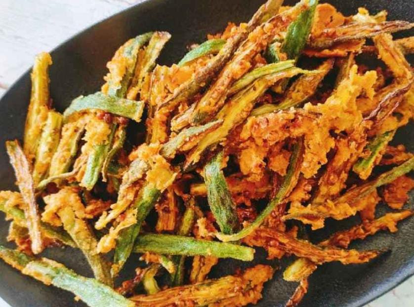 বর্ষার সন্ধ্যেতে বানিয়ে নিন ঢেঁড়শ দিয়ে মুচমুচে জলখাবার