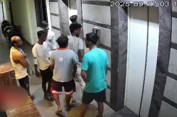ট্যাংরা আবাসনে বহিরাগতদের দৌরাত্ম্য , ফুটবল খেলাকে কেন্দ্র করে তাণ্ডব