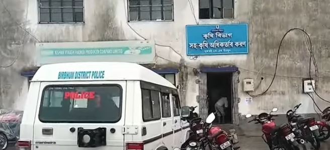 বীরভূমে ফের ইডির হানা , তৃণমূল নেতার বাড়ি থেকে উদ্ধার ৪০ লক্ষ টাকা