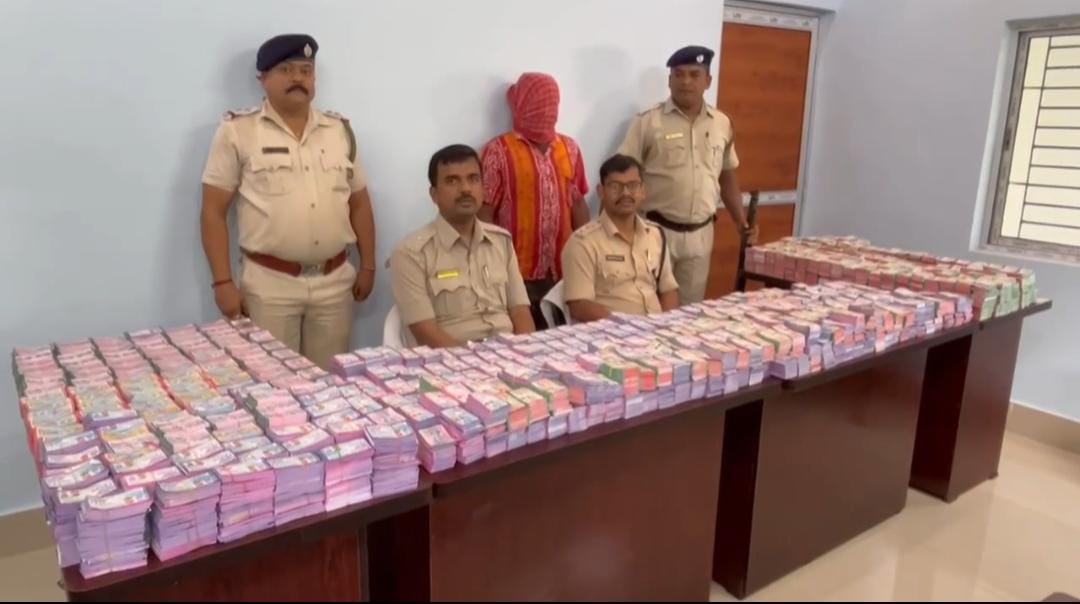 শেওড়াকুড়ি মোড়ে পুলিশের হানা , উদ্ধার আড়াই কোটি টাকার বেআইনি লটারি টিকিট
