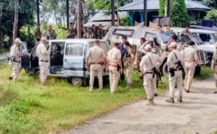 মণিপুরে অসম রাইফেলসের কনভয়ে হামলা, আটক ২