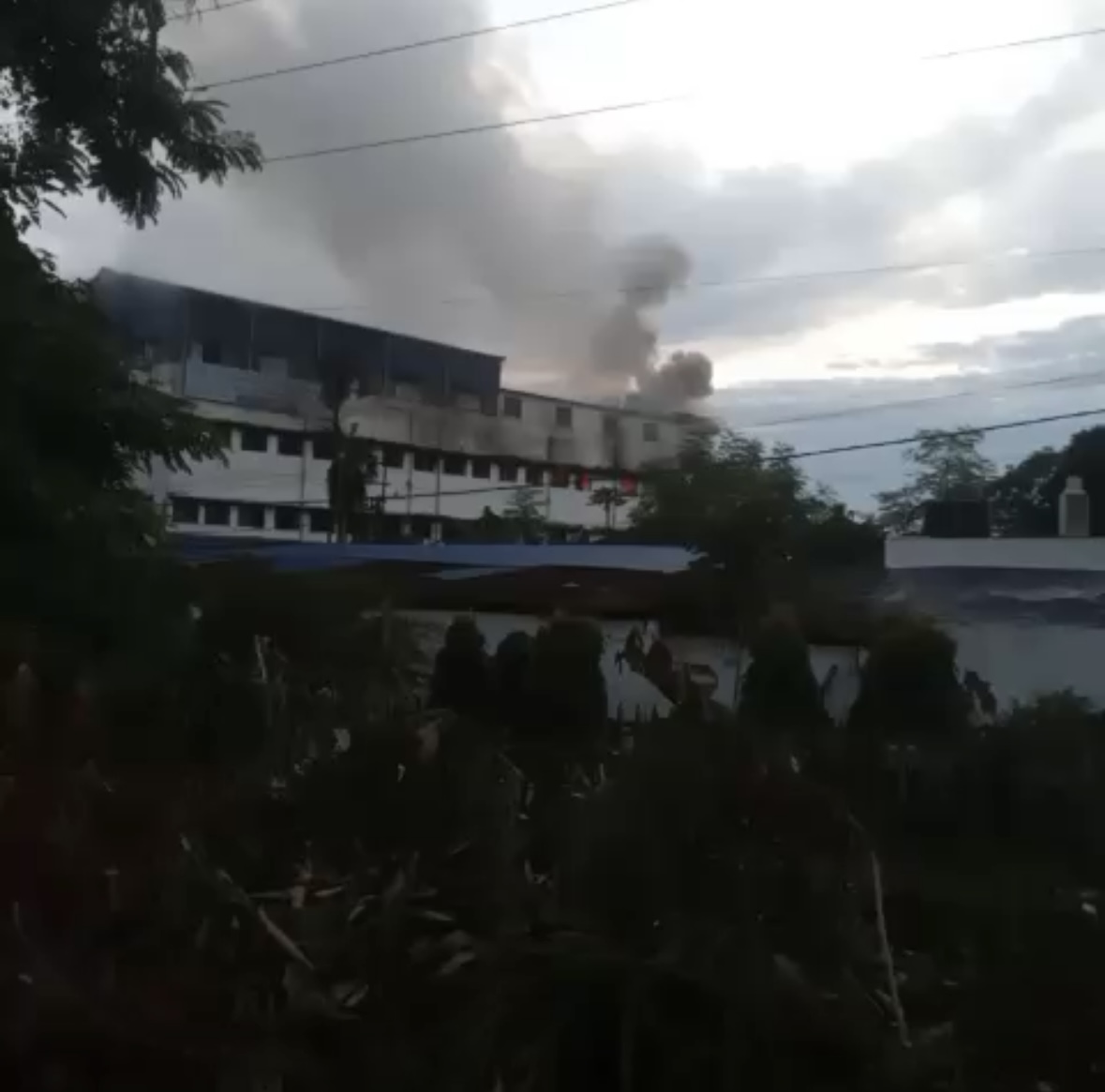 দিল্লি রোডের গেঞ্জি কারখানায় ভয়াবহ অগ্নিকাণ্ড, আতঙ্কে কর্মীরা