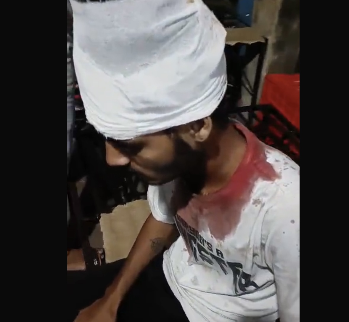মদ্যপ অবস্থায় রাতে বাইক নিয়ে আছাড়, তৃণমূল ঘনিষ্ঠ প্রোমোটারের হামলায় জখম ডেলিভারি বয়