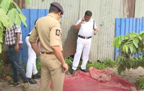 দেবীপক্ষের শুরুতে গার্ডেনরিচে রক্তক্ষয়ী ঘটনা , ডিসি পোর্ট অফিসের কাছে উদ্ধার যুবকের গুলিবিদ্ধ দেহ