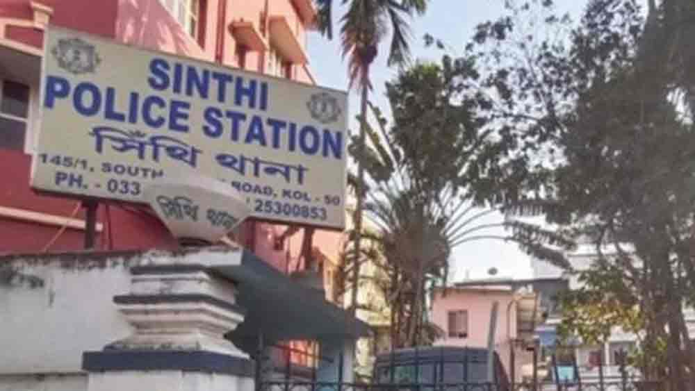 দমদম থেকে শিশুকন্যা অপহরণ, কসবা থেকে অধ্যাপিকা সহ গ্রেফতার তিনজন