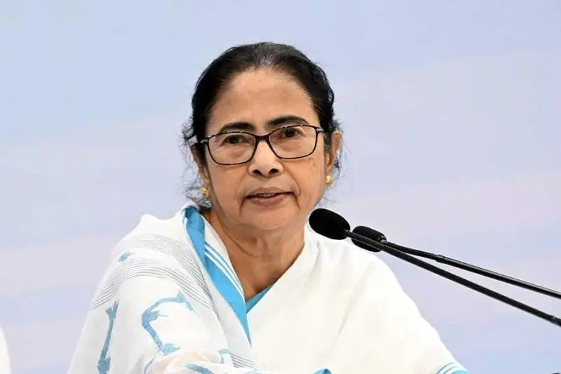 শহরজুড়ে জলযন্ত্রণা , বেসরকারি অফিসগুলোকে বিশেষ পরামর্শ মুখ্যমন্ত্রীর