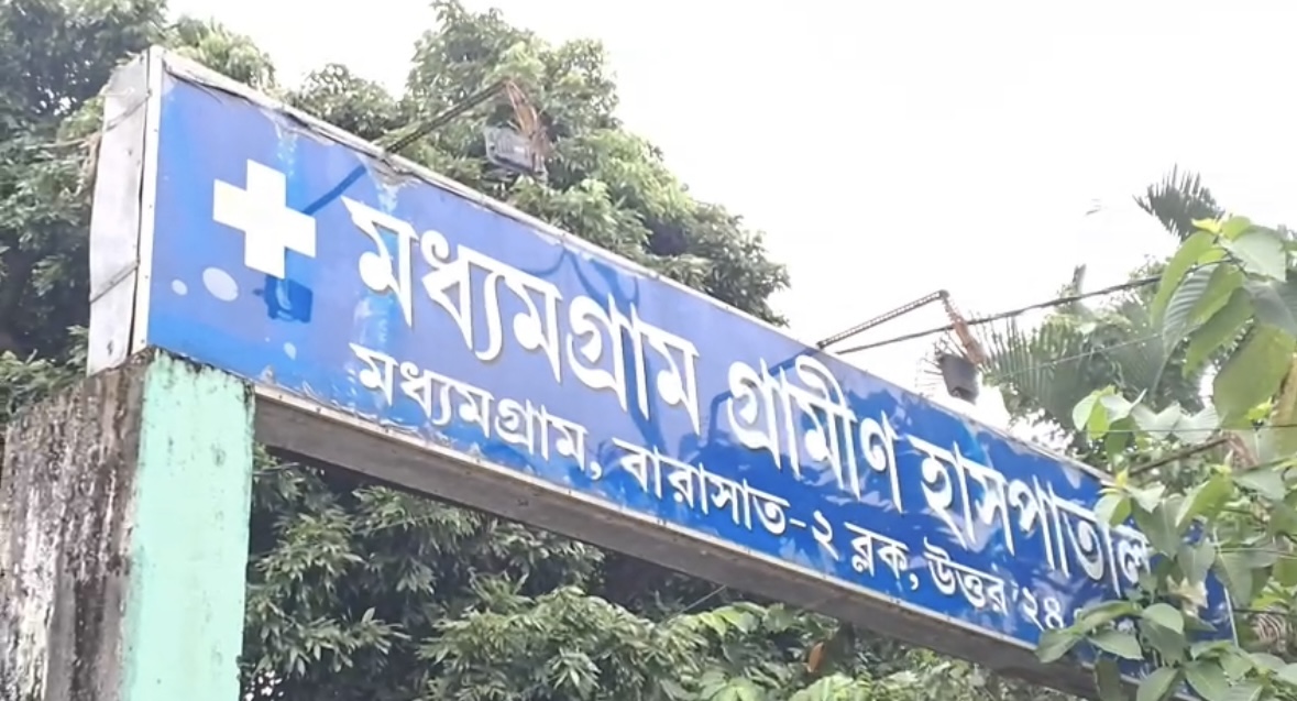 সরকারি বাসের ধাক্কায় স্কুটি আরোহীর মৃত্যু, উত্তেজনা যশোর রোডে