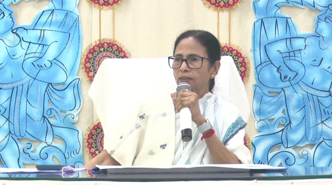 শহরে বিদ্যুৎপৃষ্ট হয়ে মৃত ১০ , সিইএসসিকে সরাসরি ফোন মুখ্যমন্ত্রীর
