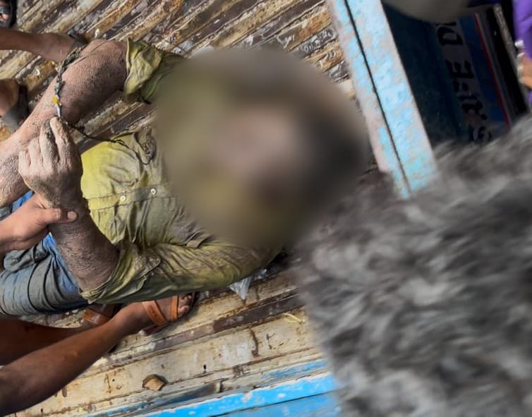সাতসকালে ড্রেন থেকে উদ্ধার মৃতদেহ , তুমুল চাঞ্চল্য ক্যান্টনমেন্ট দুর্গানগরে