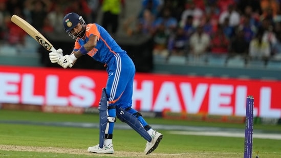 এশিয়া কাপ , অভিষেকের মারকুটে ইনিংসেও ১৬৮ - তে থামল ভারত