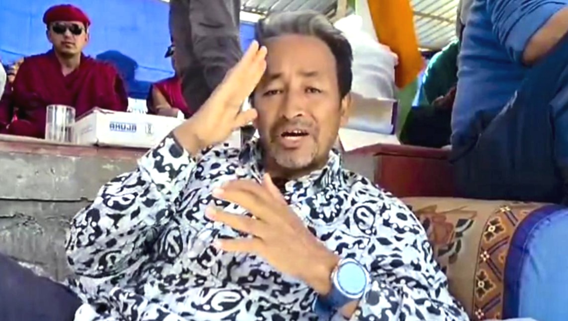 অগ্নিগর্ভ লাদাখ, “প্রশাসনকে সতর্ক করেও কোনও লাভ হয়নি”, মন্তব্য সোনমের