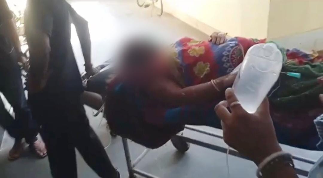 তেহট্টে কুড়ুল দিয়ে মাকে কোপাল ছেলে , থানায় গিয়ে করলো আত্মসমর্পণও