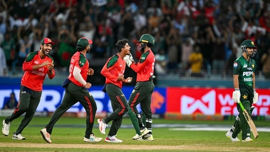 এশিয়া কাপ , দুর্দান্ত বোলিং , পাকিস্তানকে ১৩৫ রানে থামিয়ে দিল বাংলাদেশ