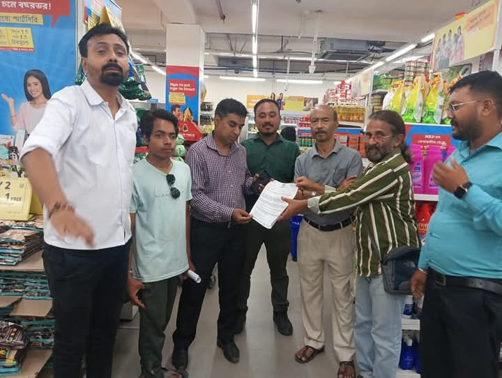 বন্ধ করতে হবে হিন্দি গান , জলপাইগুড়ির শপিংমলগুলিতে হুমকি বাংলা পক্ষের