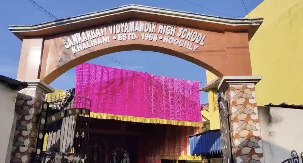 ঠাকুর আনতে গিয়ে উৎসবের আনন্দ বদলে গেল মৃত্যুশোকে, আহত ৩
