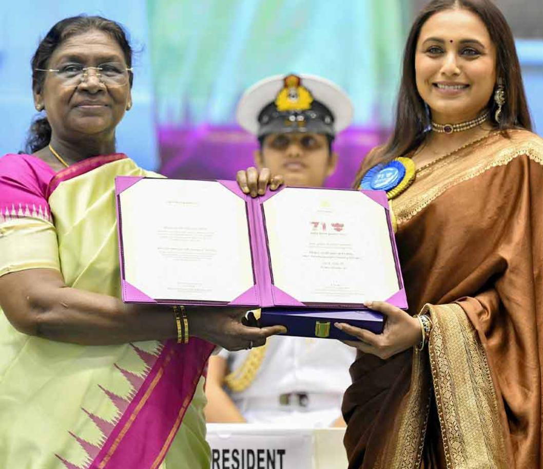 জাতীয় পুরস্কার পেয়েও অখুশি , দুঃখ প্রকাশ রানি মুখার্জির