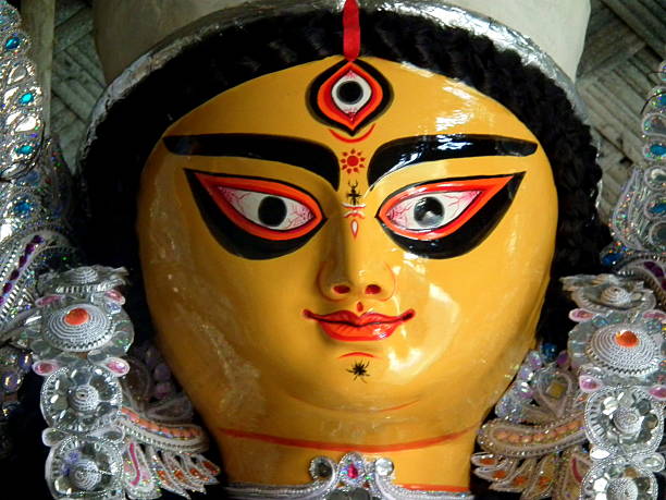 কপালের নীচে নাকের কাছে , কেন থাকে মাকড়সার চিহ্ন , মায়ের মুখের অজানা রহস্য
