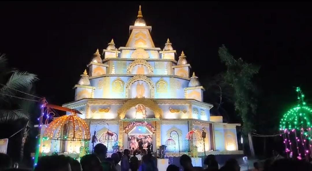 ভগবানপুরের প্যান্ডেলে উপস্থিত সোহম চক্রবর্তী , ভিড় জমলো দর্শনার্থীদের