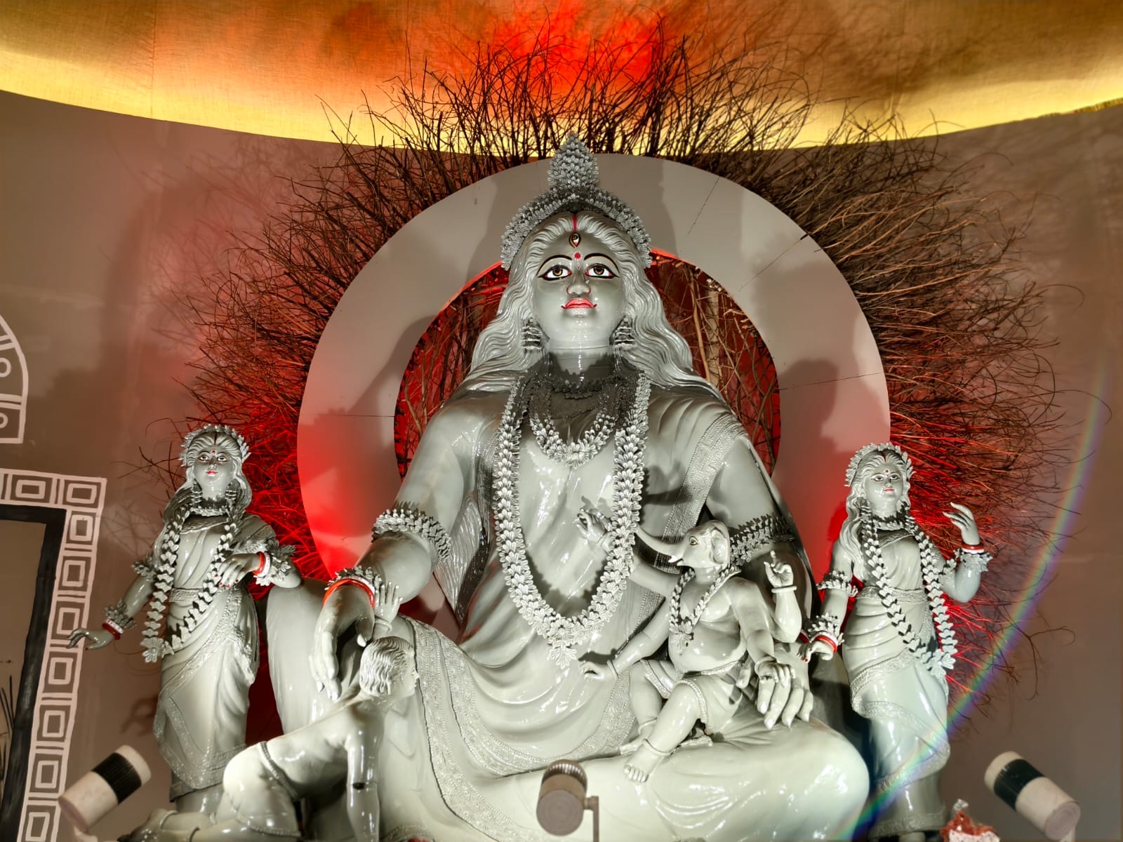 সবুজ বাঁচানোর অঙ্গীকারে মাখলা বিবেকানন্দ সংঘের দুর্গোৎসবের সূচনা