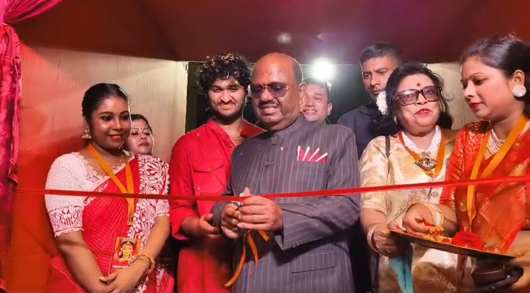 শ্রীরামপুরে অষ্টাদশ বর্ষীয় পুজোয় উদ্বোধনে রাজ্যপাল সি ভি আনন্দ বোস