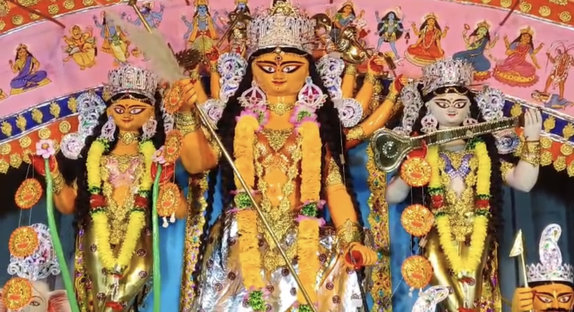 কৃষ্ণনগর রাজবাড়িতে মহাসপ্তমীর রাজকীয় পূজা, ভক্তদের ভিড় নদীয়ায়