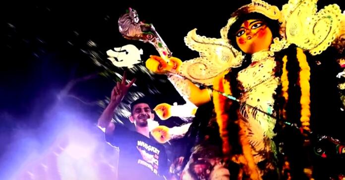 দশমীর রাতে মর্মান্তিক দুর্ঘটনা , বিসর্জনের পথে প্রাণ হারাল বেহালার তরুণ